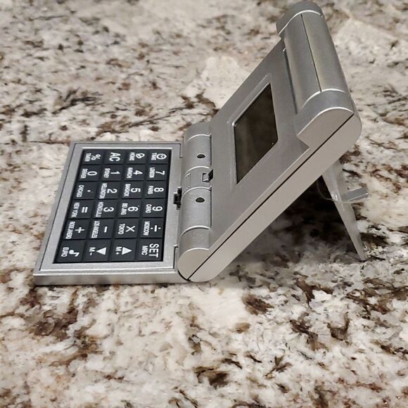 Travel calculator clock world time calendar alarm - Picture 2 of 6